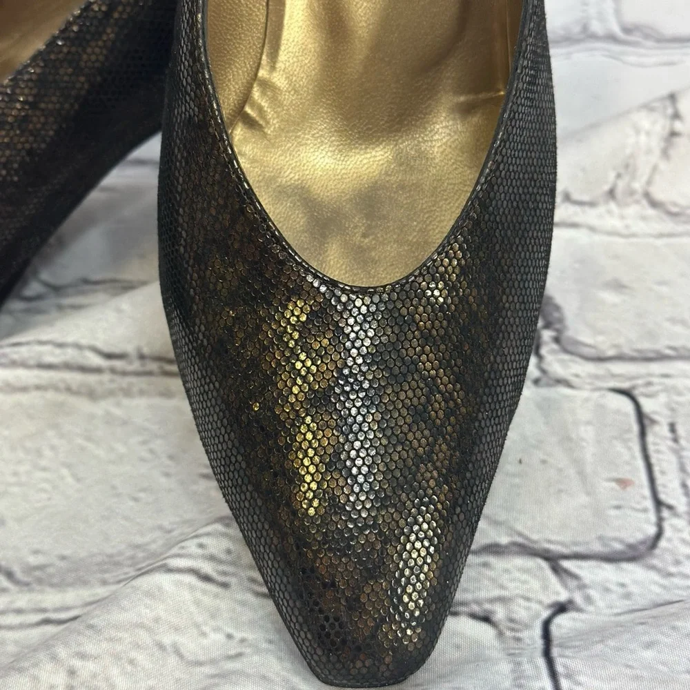 Stuart Weitzman Metallic Snake-Print Leather Pumps – Size‎ 8B